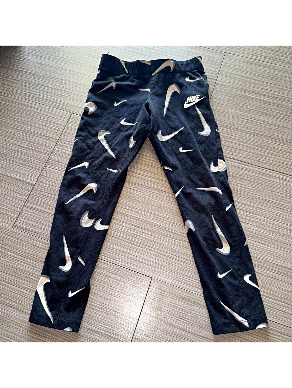 Nike Women's S Black Logo Print Tight Fit Cropped Leggings Stretch Pull On
